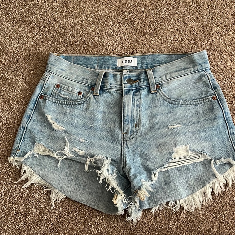 Light wash pistola jean shorts
